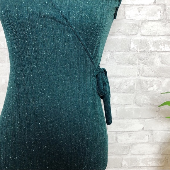 Green Glittery V-Neck Sleeveless Fitted Mini Dress Medium - Picture 8 of 11